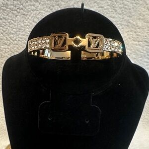 New Fashion Inspired Jewelry (BANGLE) 
#52